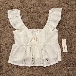 URBAN Romantics White Flutter Sleeve Crop Blouse